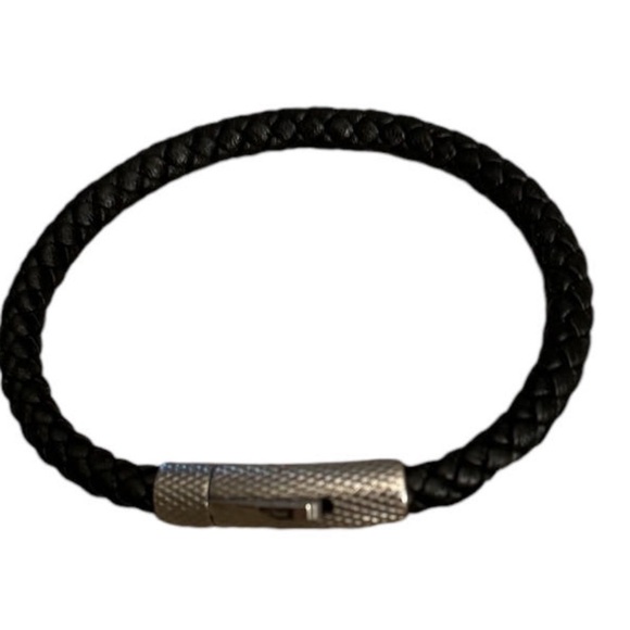 Men’s Black & Silver Bracelet NWOT - Picture 2 of 6